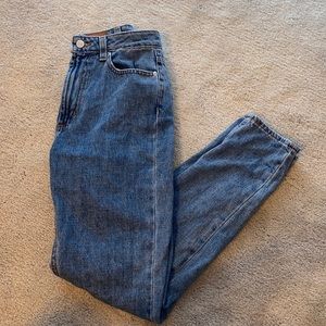BDG mom high rise slim jeans size 25